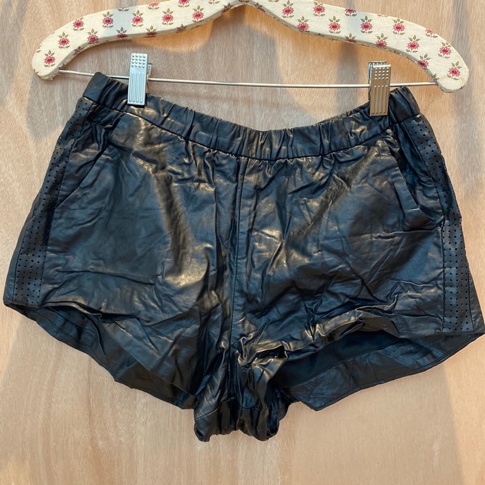 Faux leather shorts with pockets